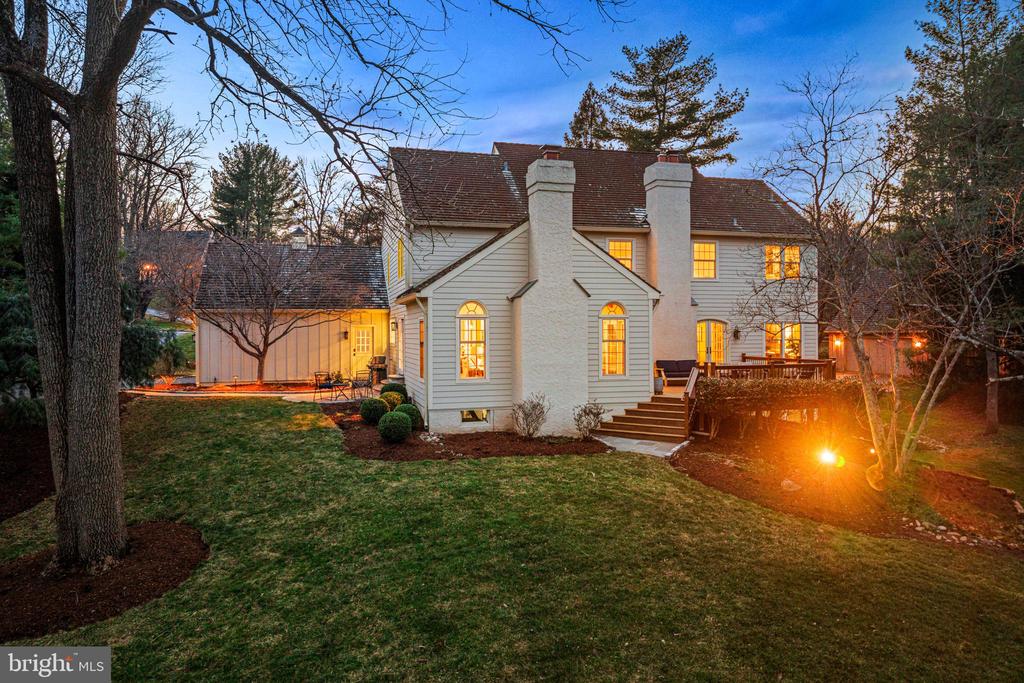 205 RAVENSCLIFF ROAD