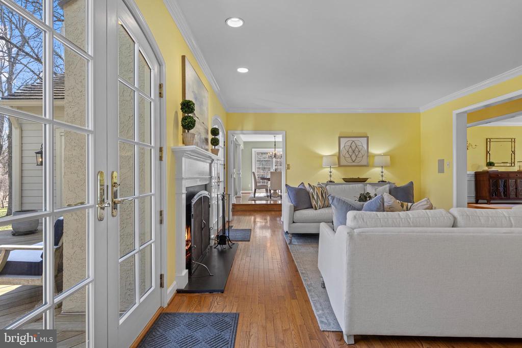205 RAVENSCLIFF ROAD
