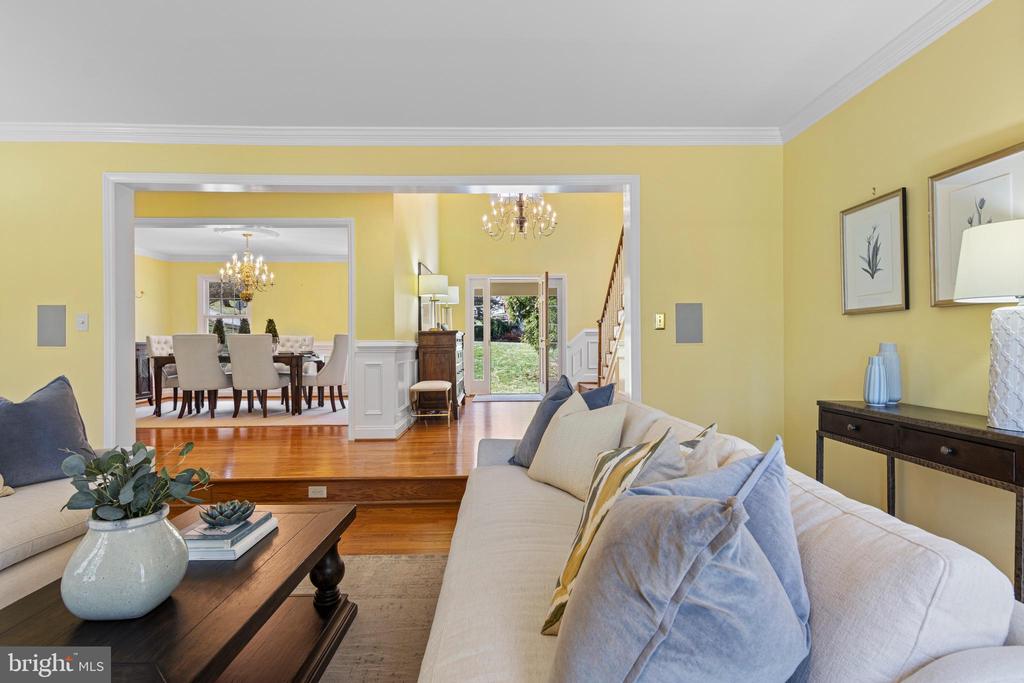 205 RAVENSCLIFF ROAD