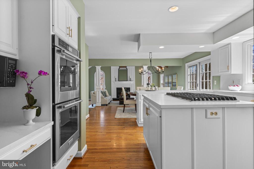 205 RAVENSCLIFF ROAD