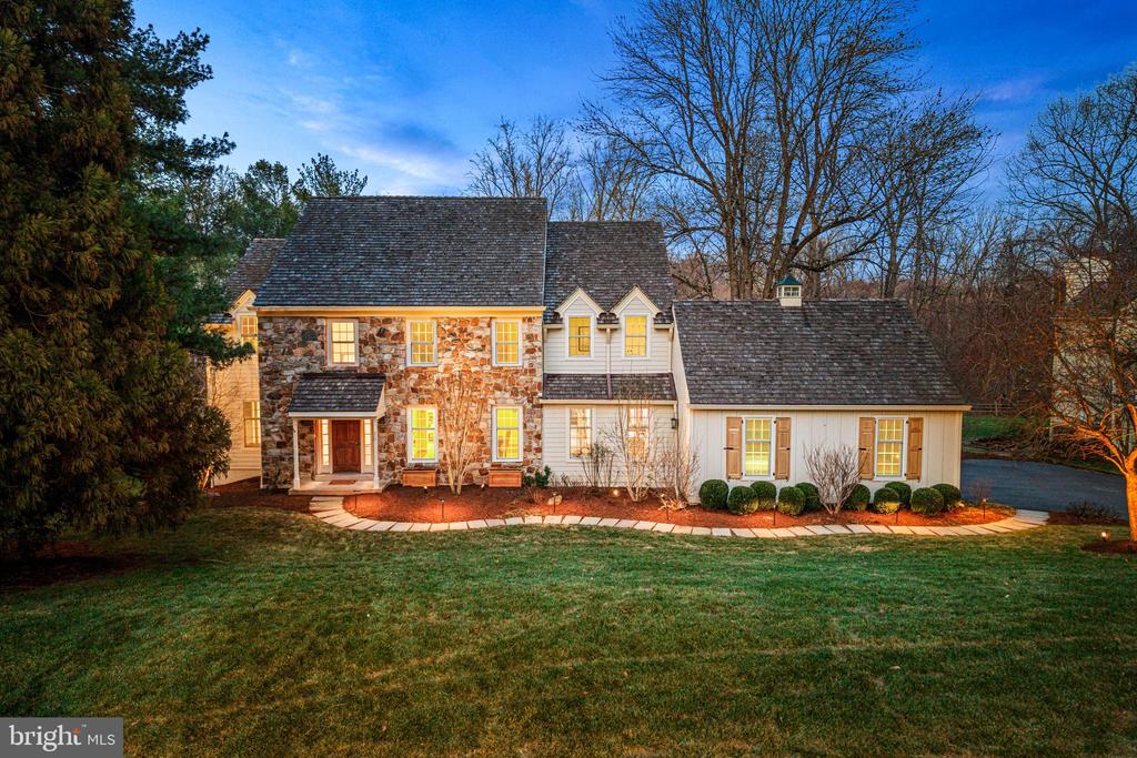 205 RAVENSCLIFF ROAD