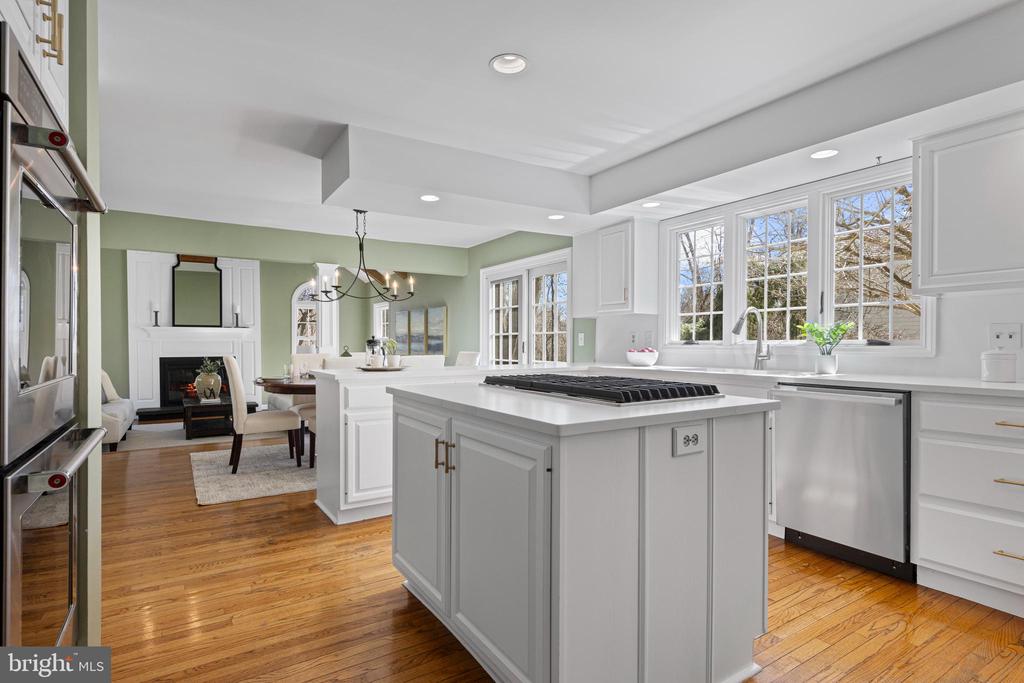 205 RAVENSCLIFF ROAD