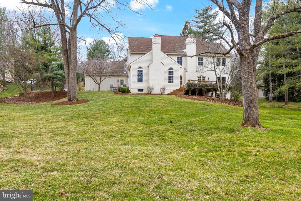 205 RAVENSCLIFF ROAD