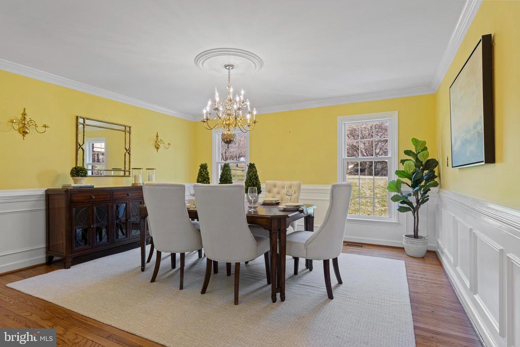 205 RAVENSCLIFF ROAD