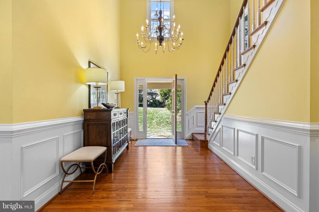 205 RAVENSCLIFF ROAD