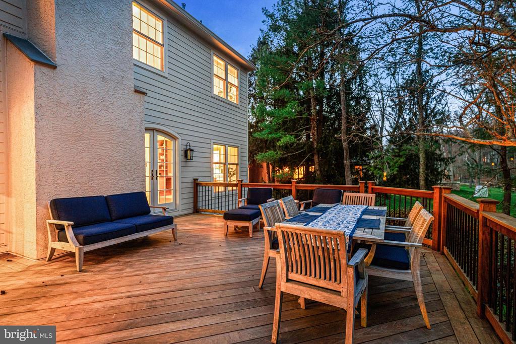 205 RAVENSCLIFF ROAD