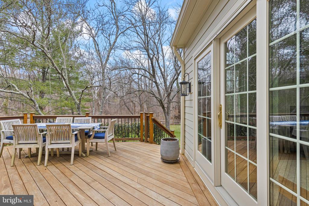 205 RAVENSCLIFF ROAD