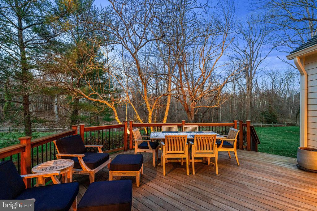 205 RAVENSCLIFF ROAD