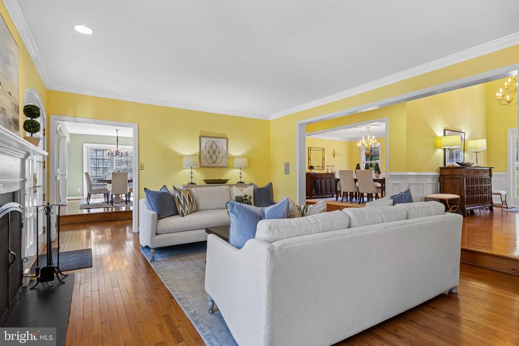 205 RAVENSCLIFF ROAD