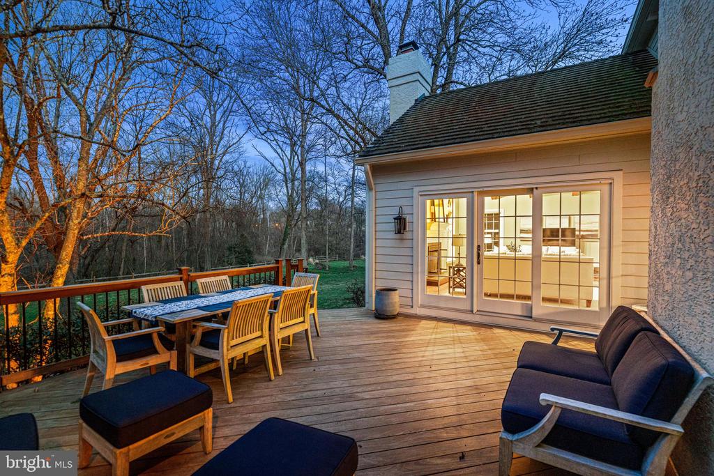 205 RAVENSCLIFF ROAD