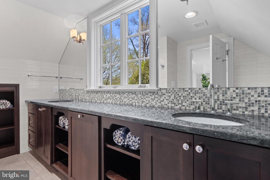 185 BIDDULPH ROAD