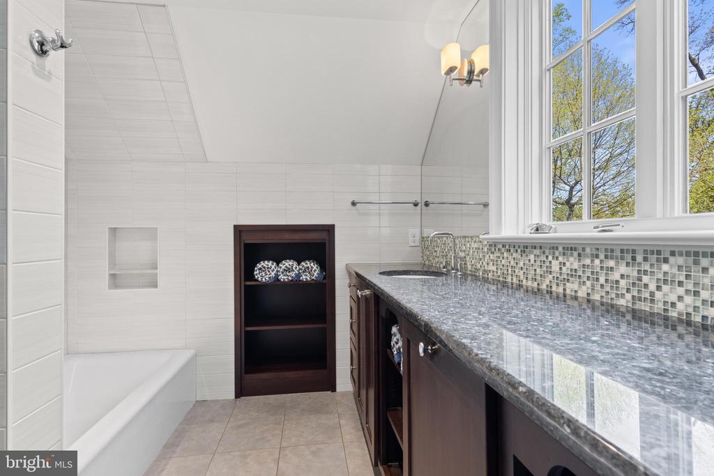 185 BIDDULPH ROAD