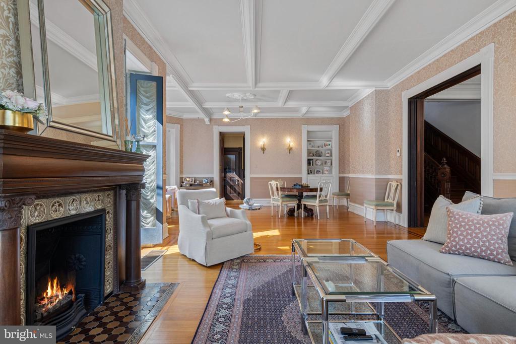 228 S RADNOR CHESTER ROAD
