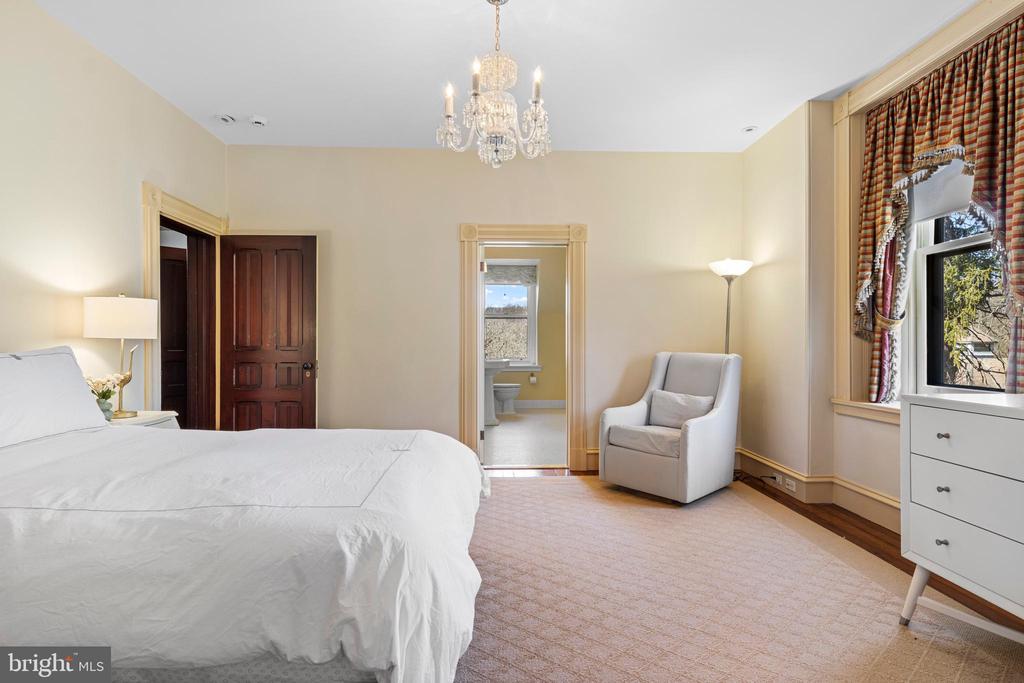 228 S RADNOR CHESTER ROAD