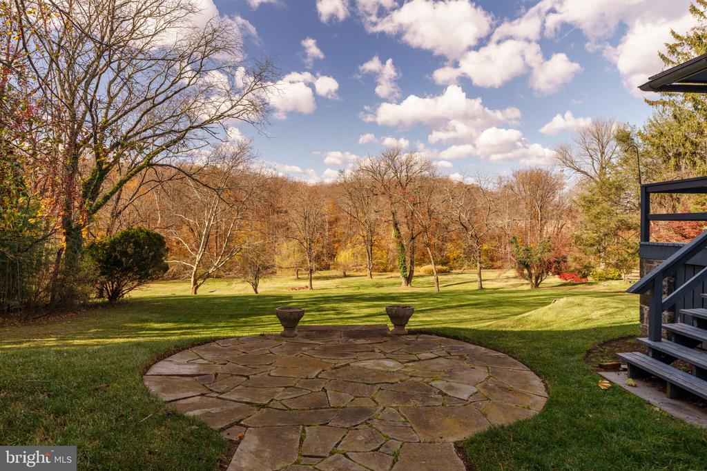 228 S RADNOR CHESTER ROAD