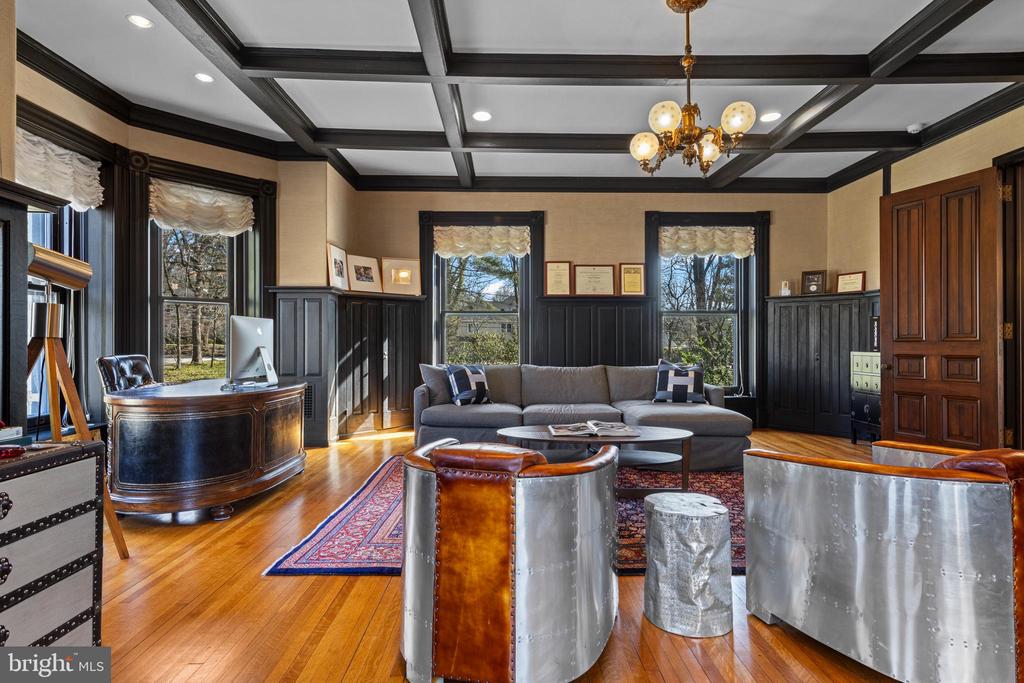 228 S RADNOR CHESTER ROAD