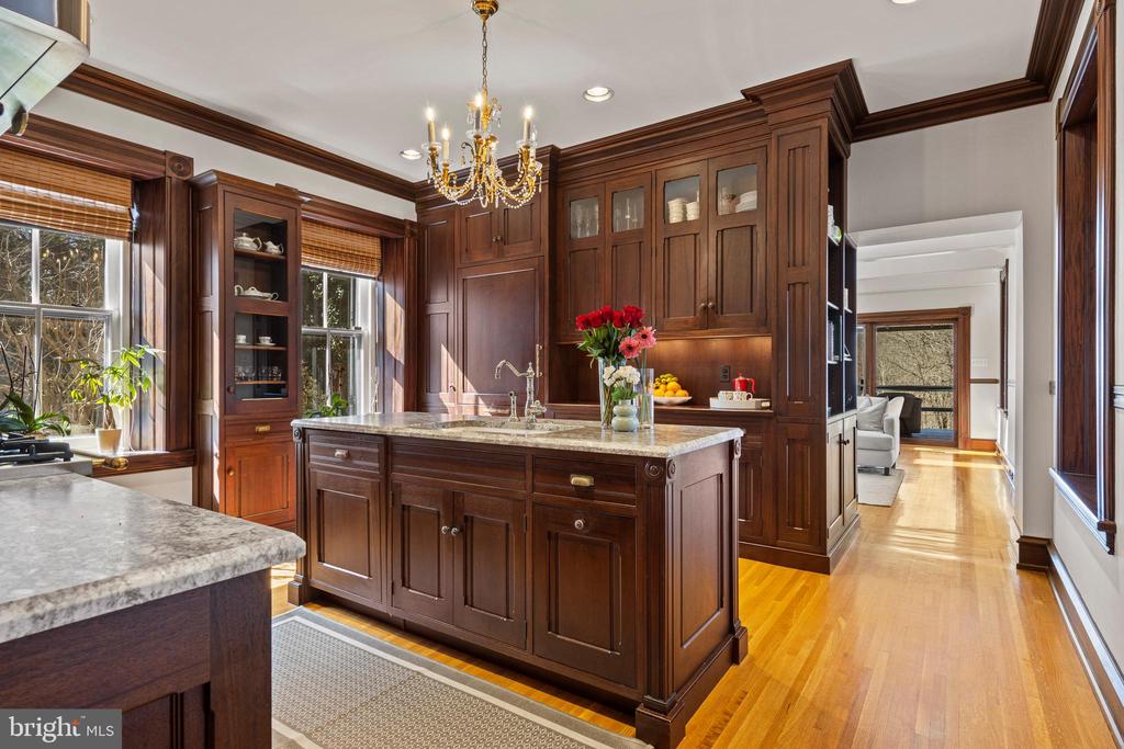 228 S RADNOR CHESTER ROAD