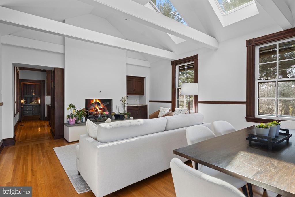 228 S RADNOR CHESTER ROAD