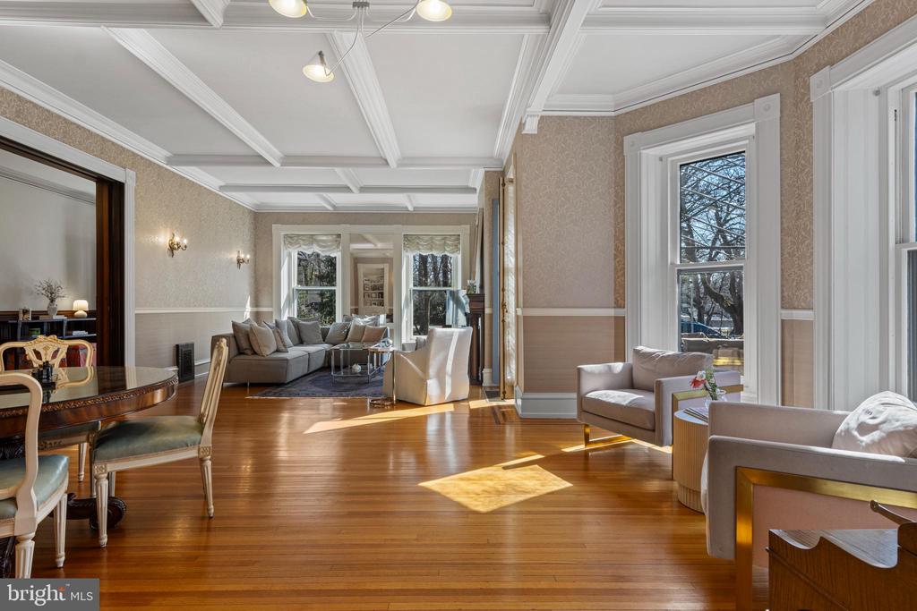228 S RADNOR CHESTER ROAD