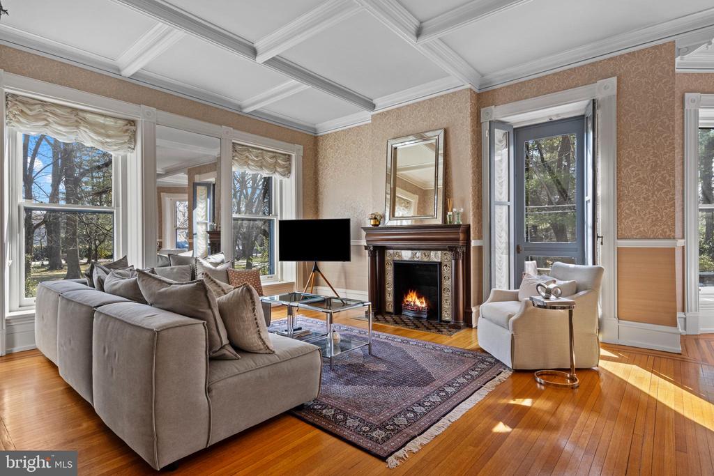 228 S RADNOR CHESTER ROAD