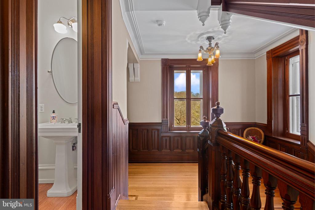 228 S RADNOR CHESTER ROAD