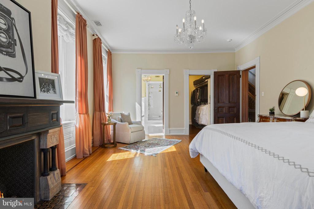 228 S RADNOR CHESTER ROAD