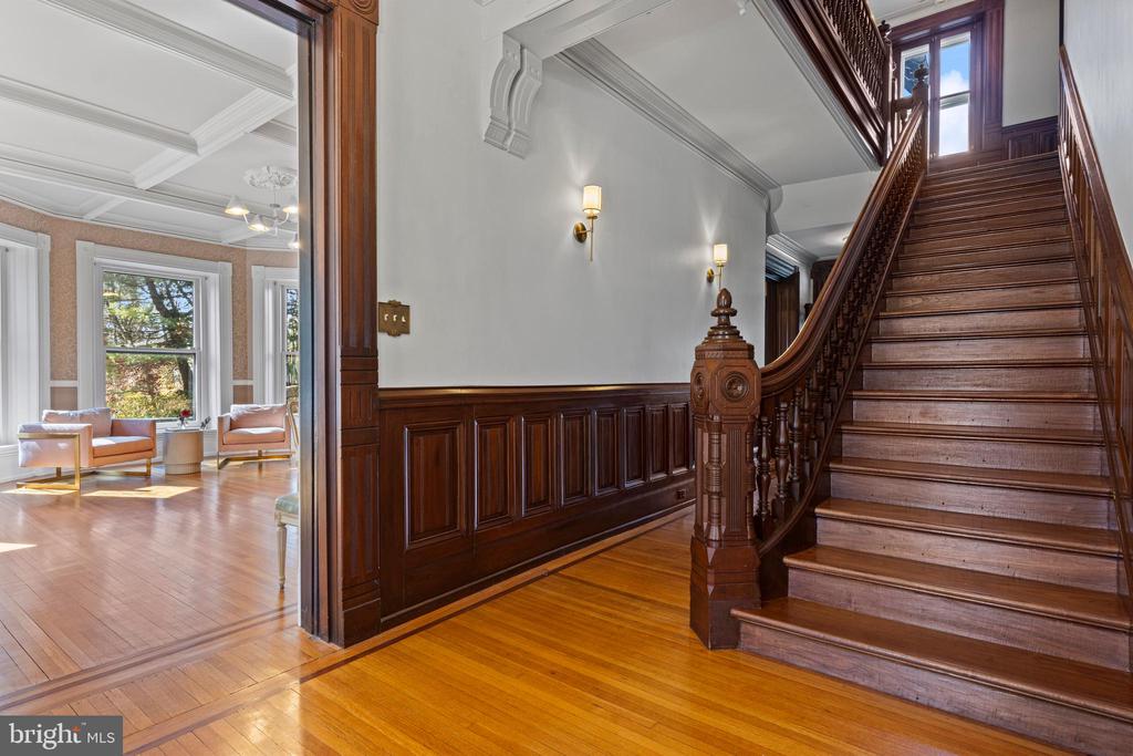 228 S RADNOR CHESTER ROAD