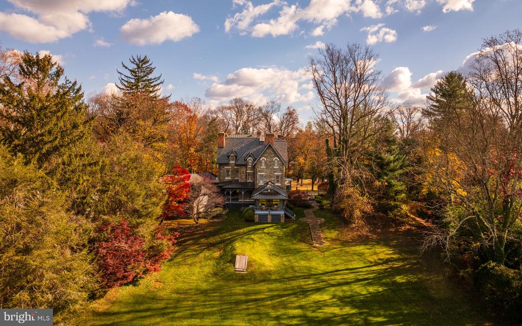 228 S RADNOR CHESTER ROAD
