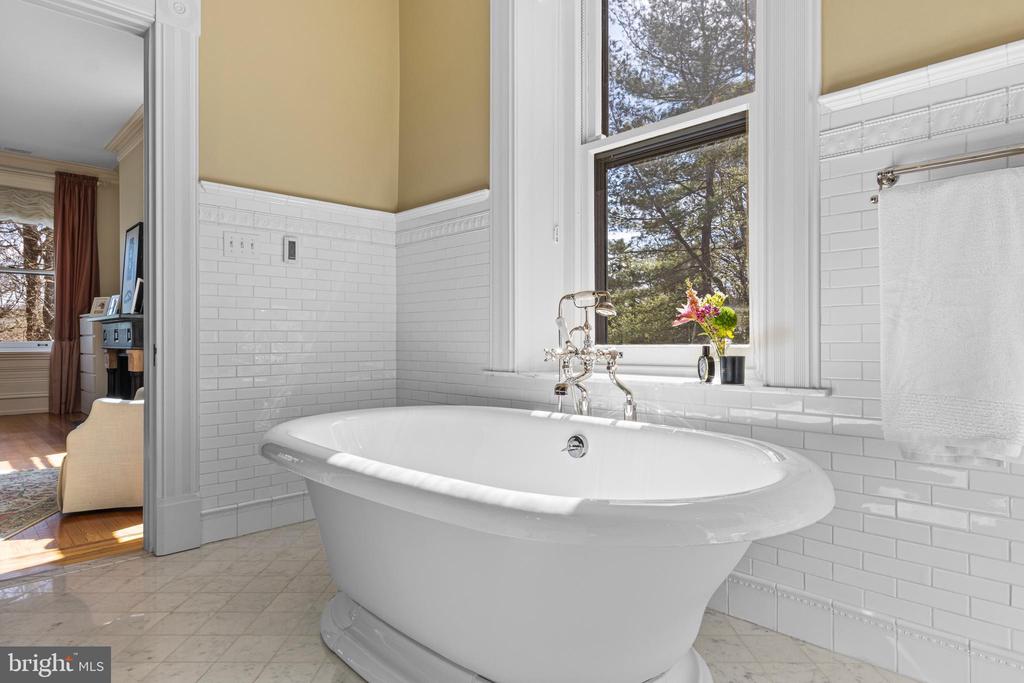 228 S RADNOR CHESTER ROAD