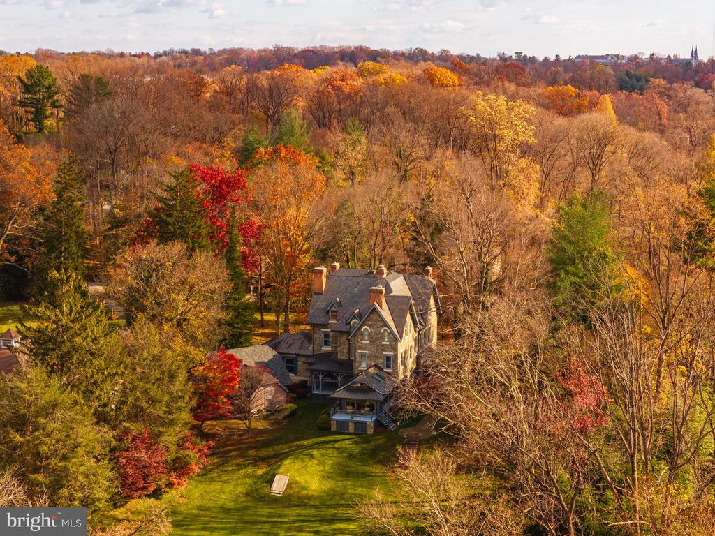 228 S RADNOR CHESTER ROAD