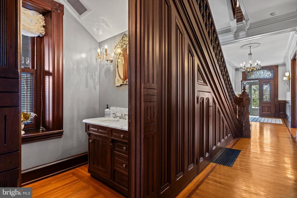 228 S RADNOR CHESTER ROAD