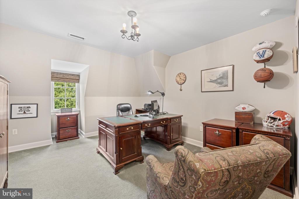 848 PARKES RUN LANE