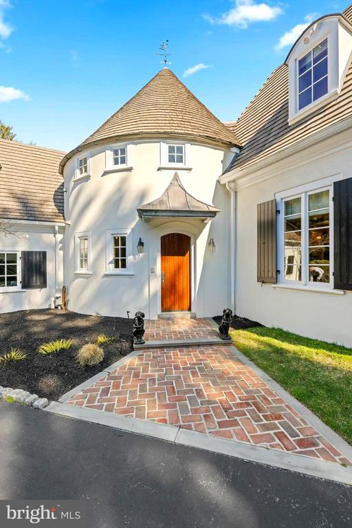 848 PARKES RUN LANE