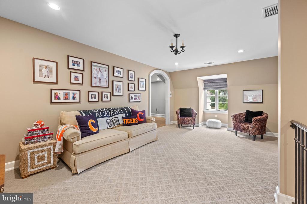 848 PARKES RUN LANE