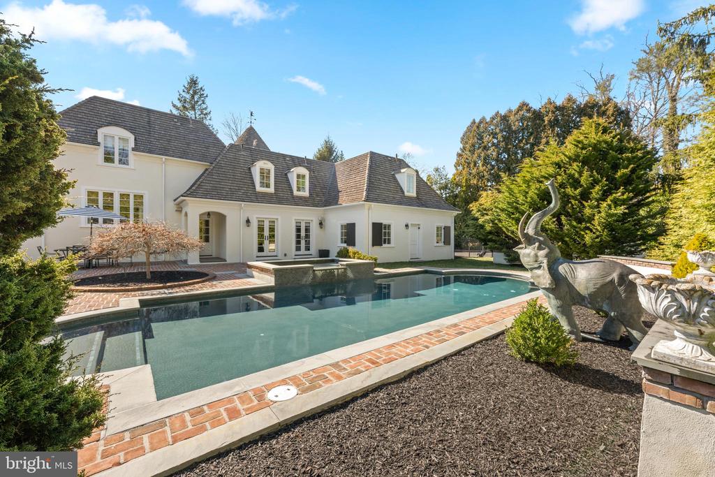 848 PARKES RUN LANE