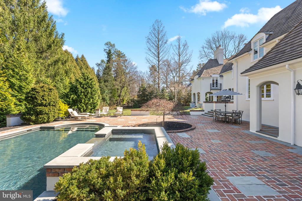 848 PARKES RUN LANE