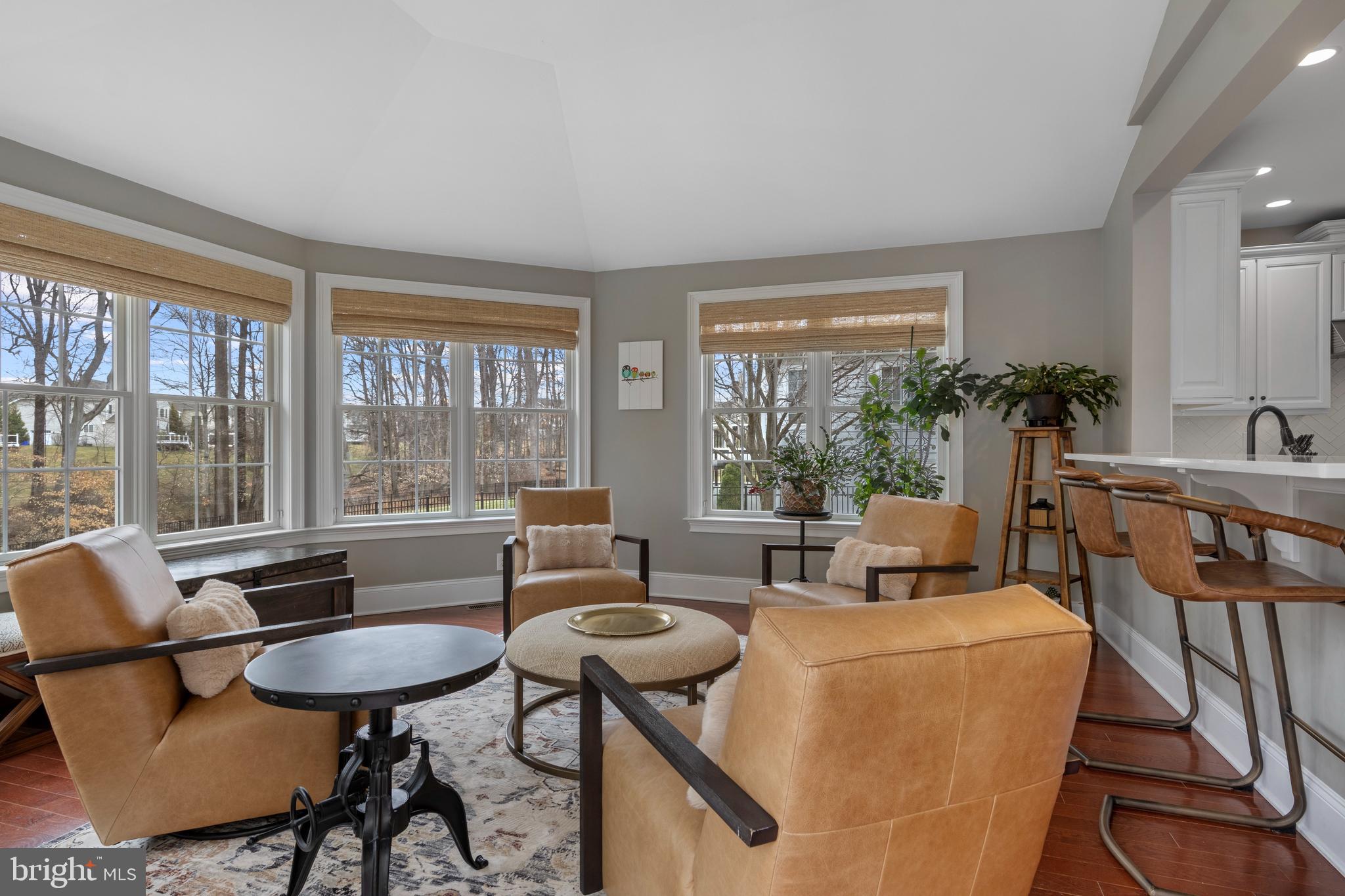3905 WOODLAND DRIVE