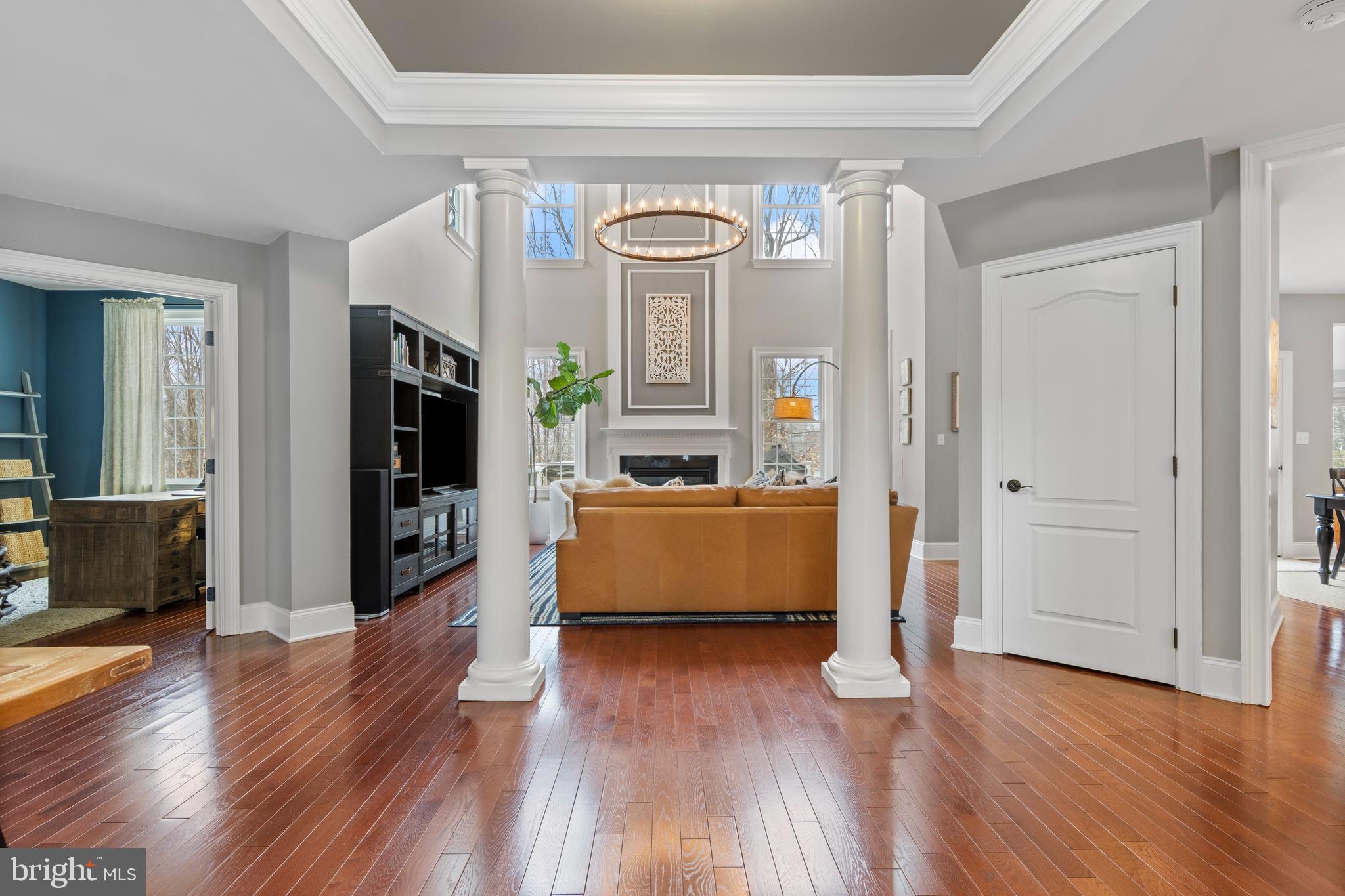3905 WOODLAND DRIVE