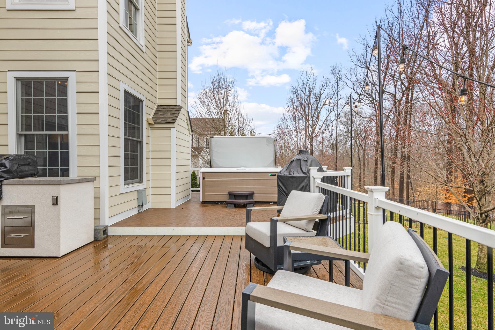 3905 WOODLAND DRIVE