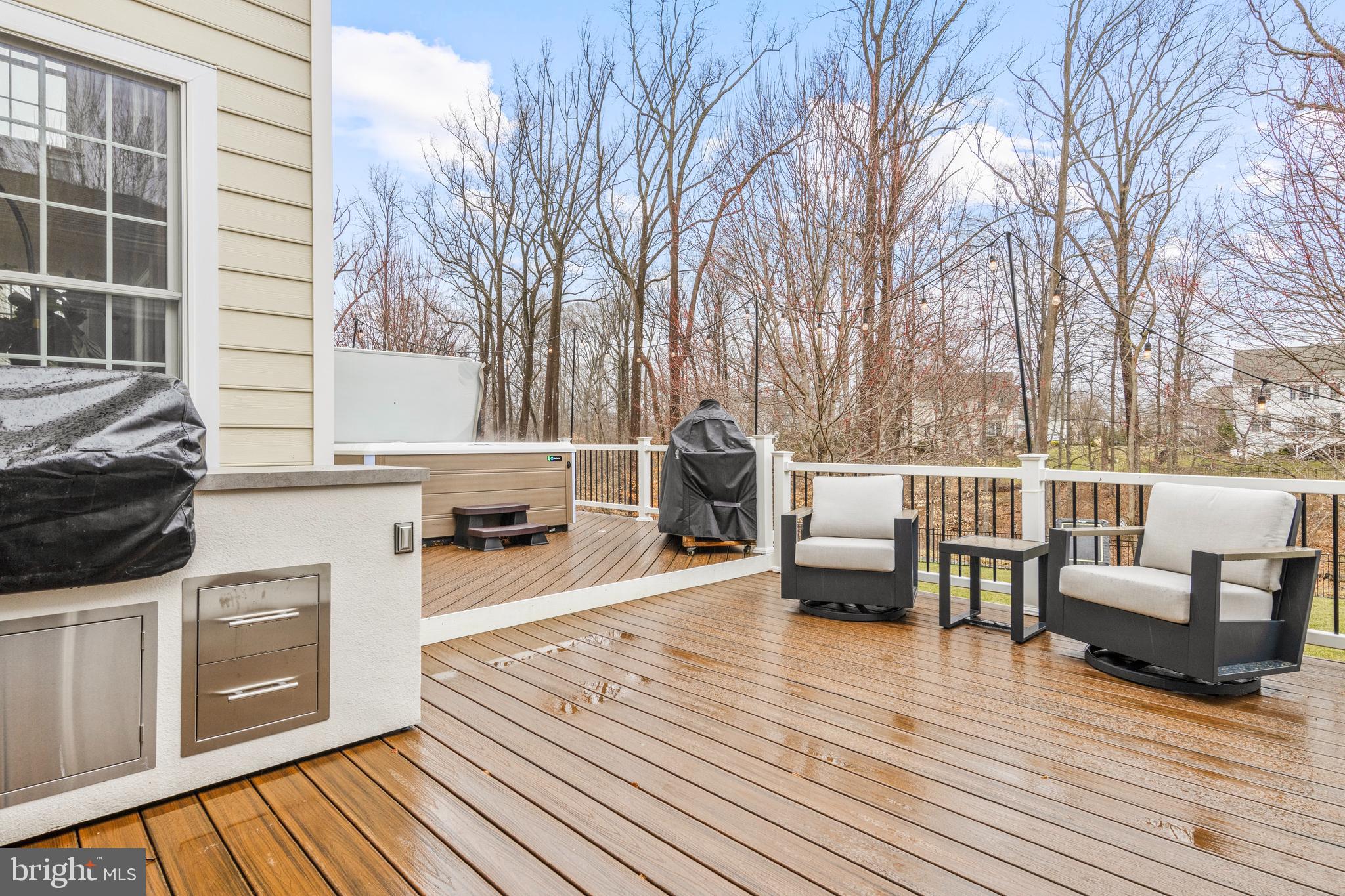 3905 WOODLAND DRIVE