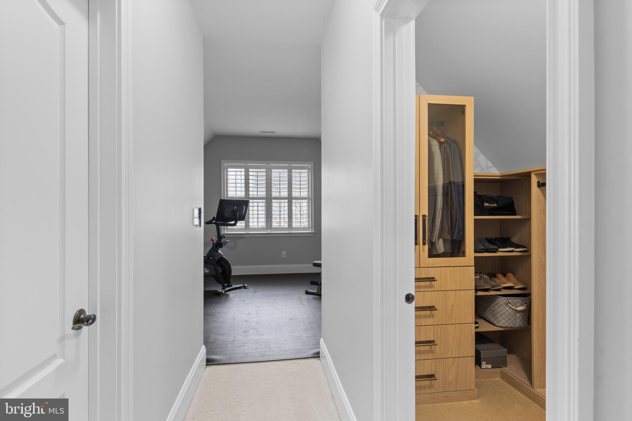 3905 WOODLAND DRIVE