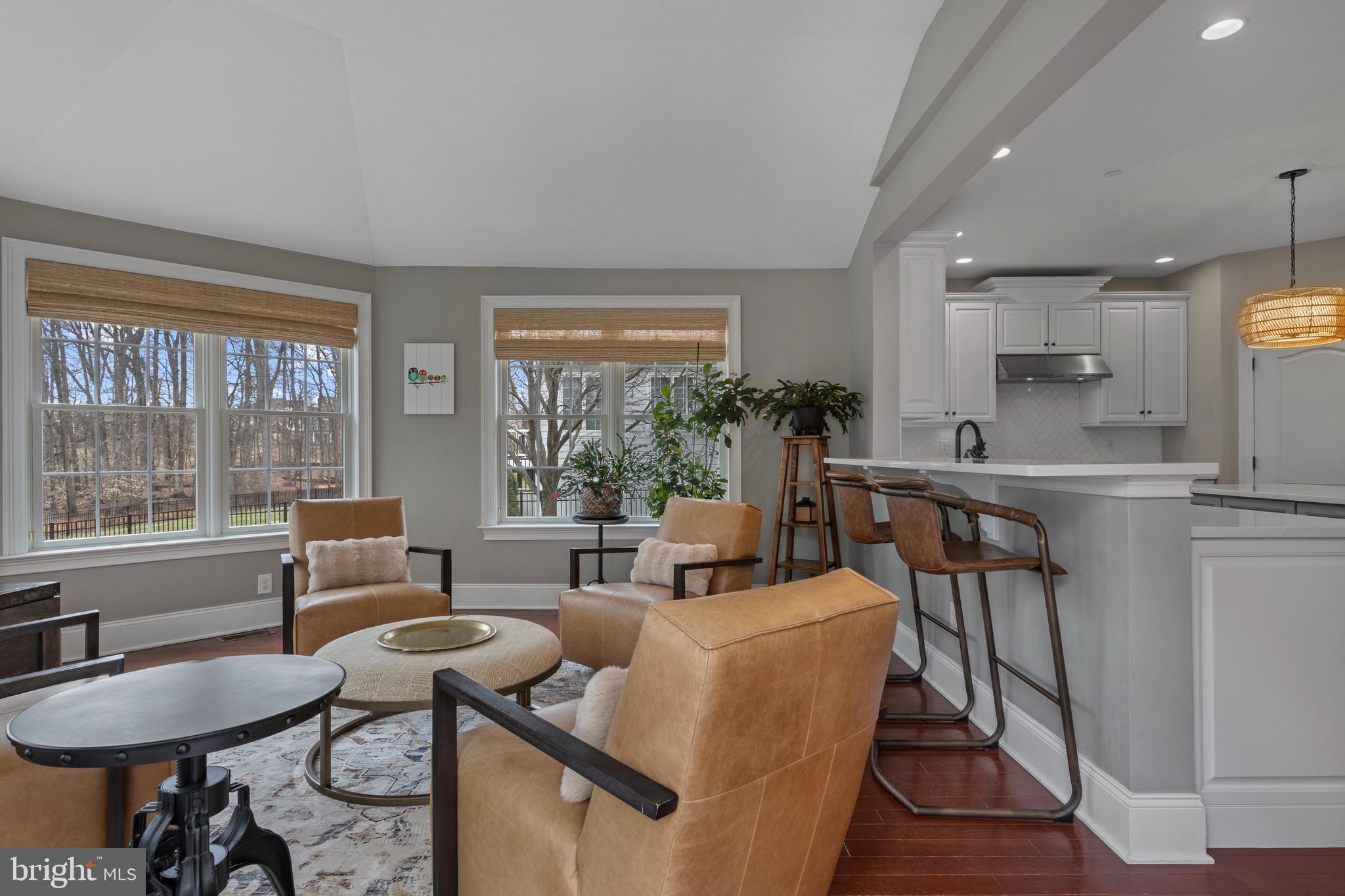 3905 WOODLAND DRIVE