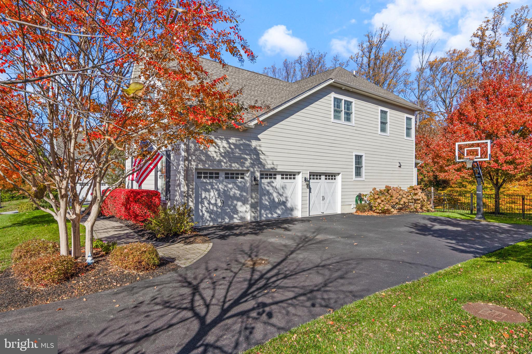 3905 WOODLAND DRIVE