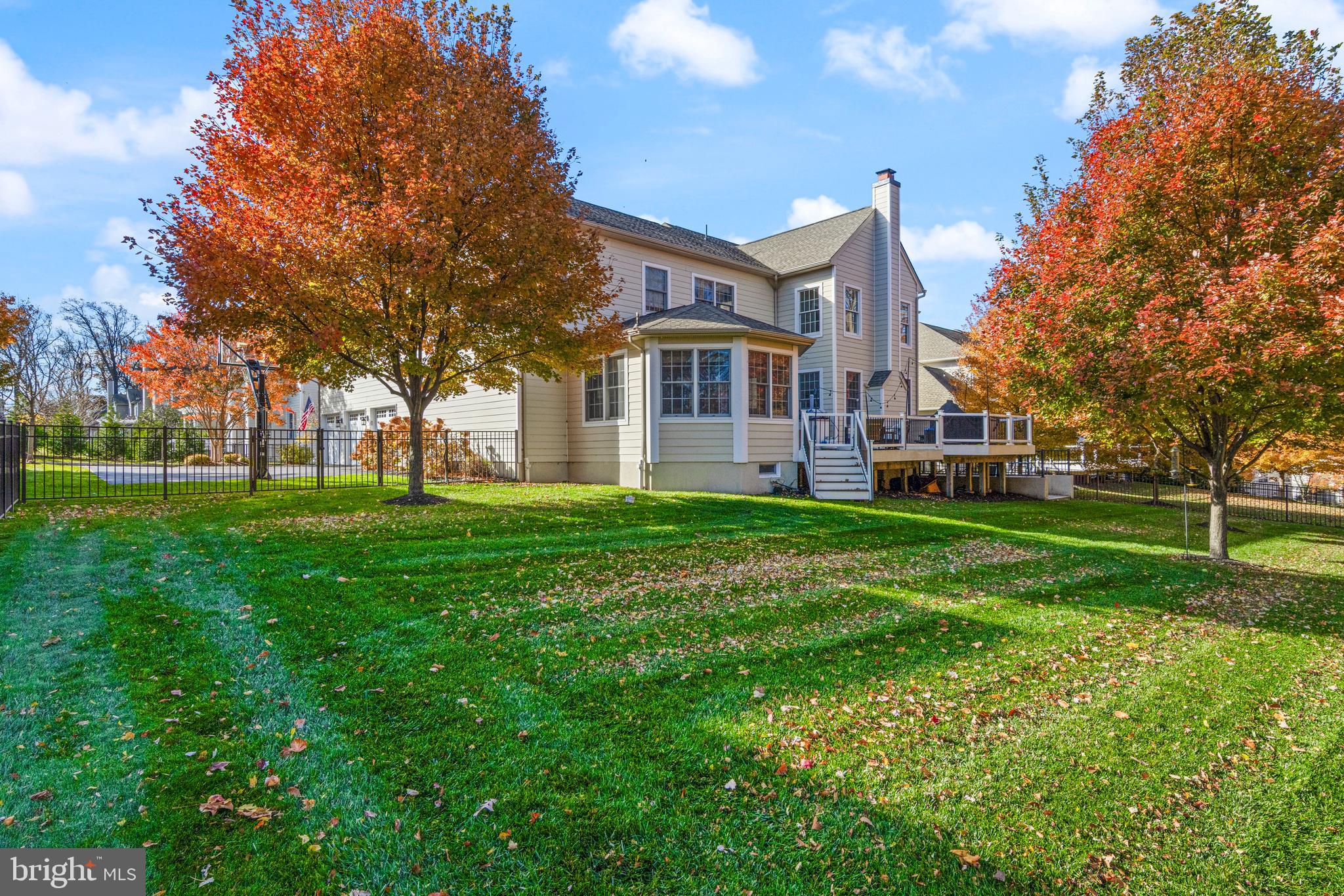 3905 WOODLAND DRIVE
