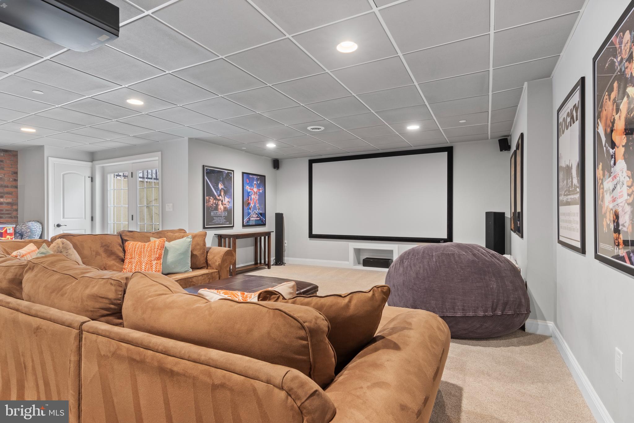 3905 WOODLAND DRIVE