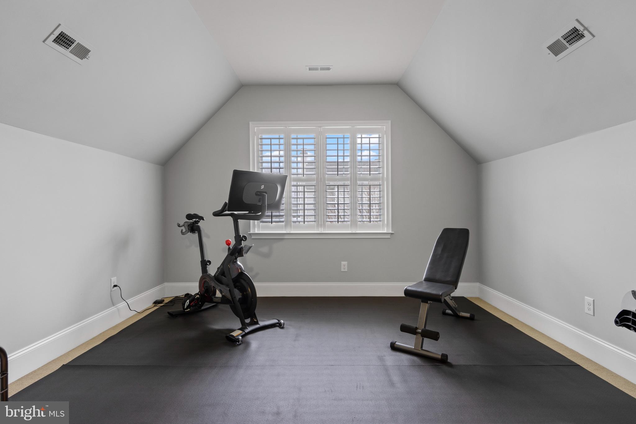 3905 WOODLAND DRIVE