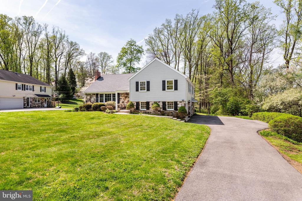100 WOODED LANE