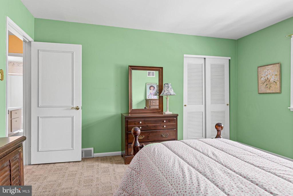 100 WOODED LANE