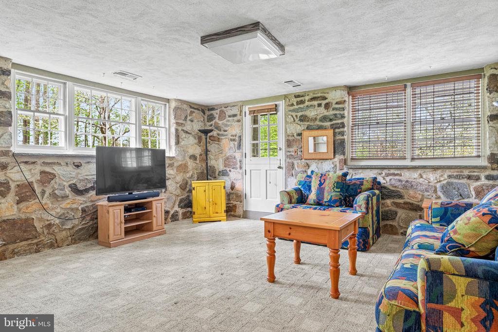 100 WOODED LANE