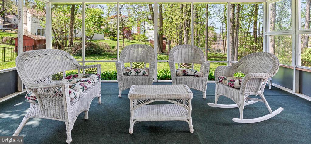 100 WOODED LANE
